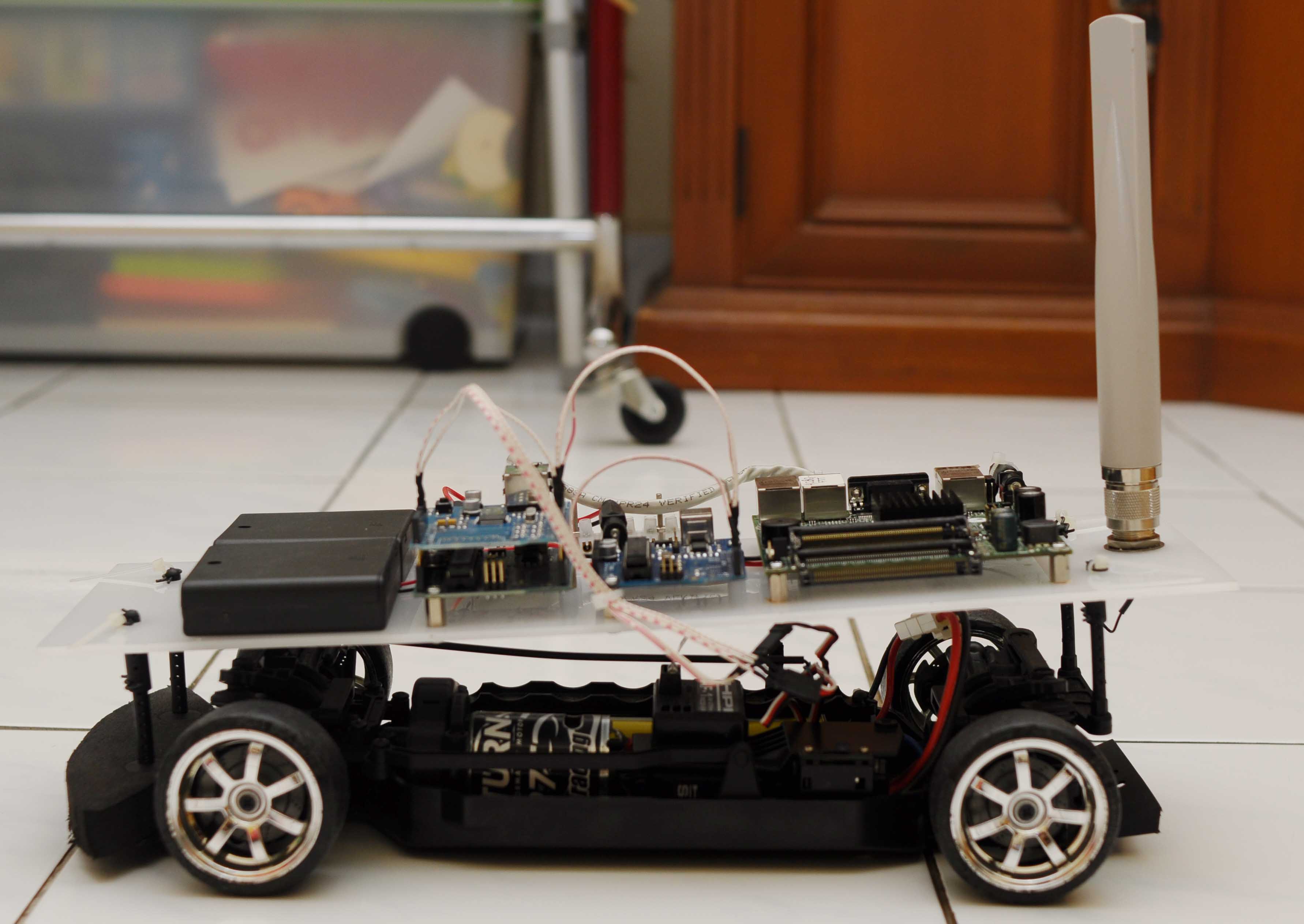 RCdunio Modifikasi RC Drift HPI E10 Dengan Arduino Sebagai